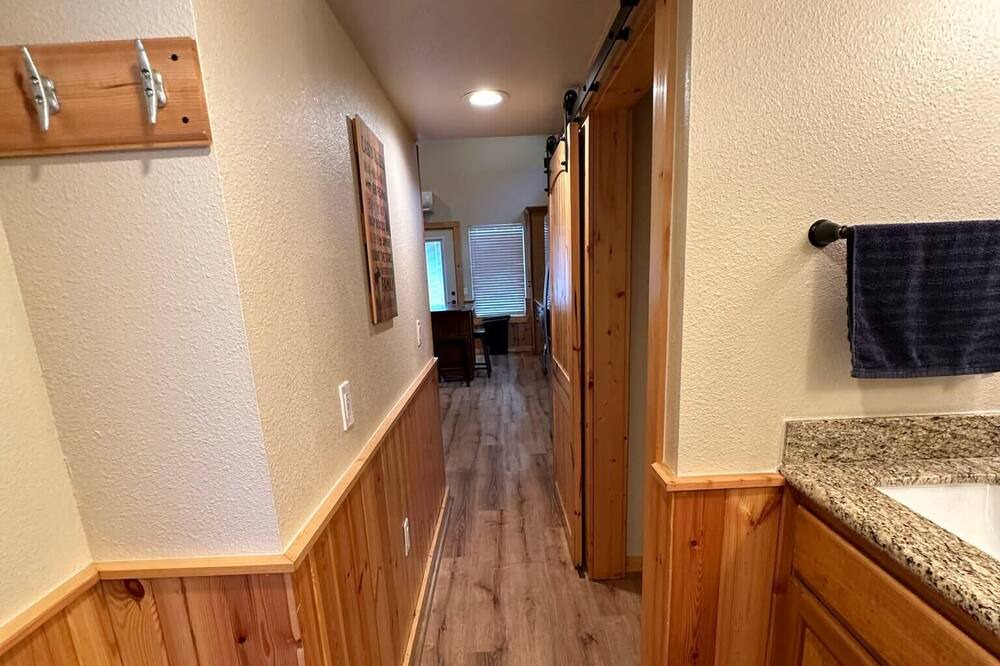 Photo of Bathroom in Willis