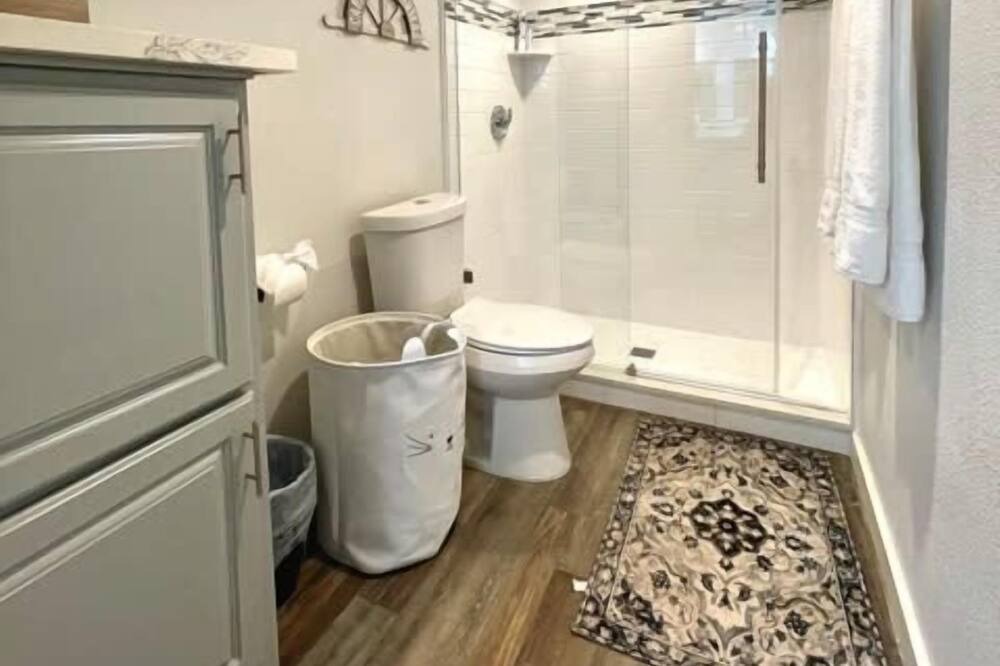 Photo of Bathroom in Willis