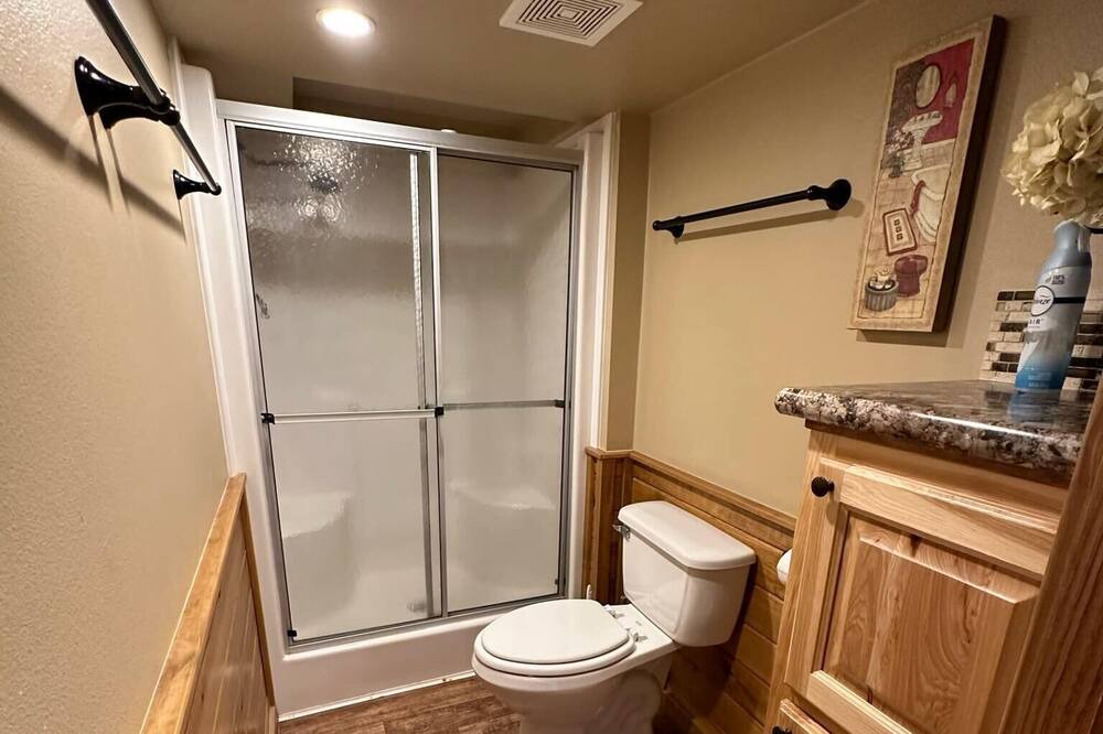 Photo of Bathroom in Willis