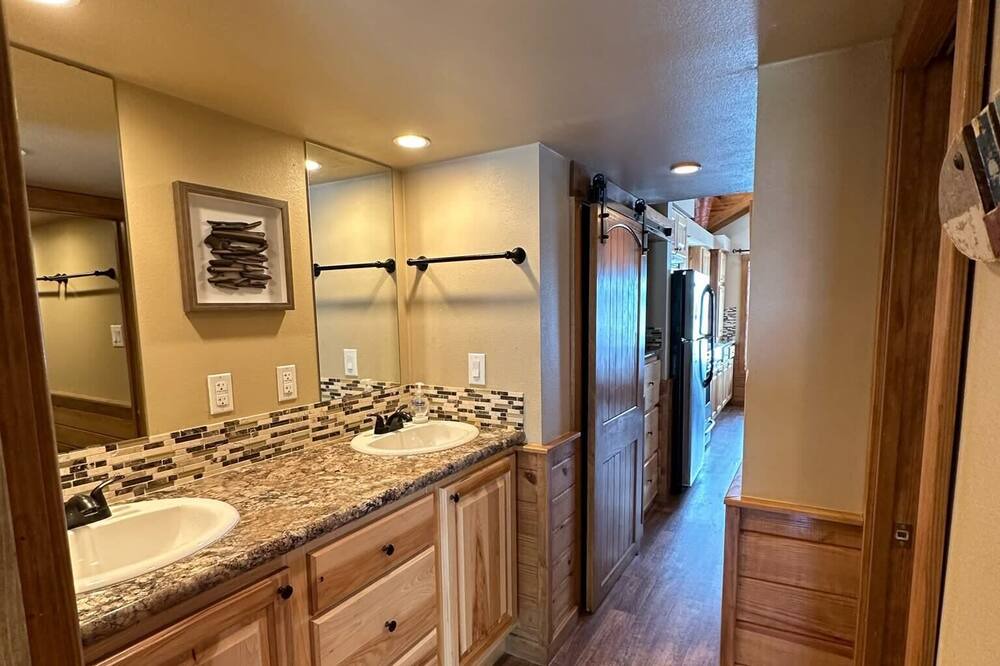 Photo of Bathroom in Willis