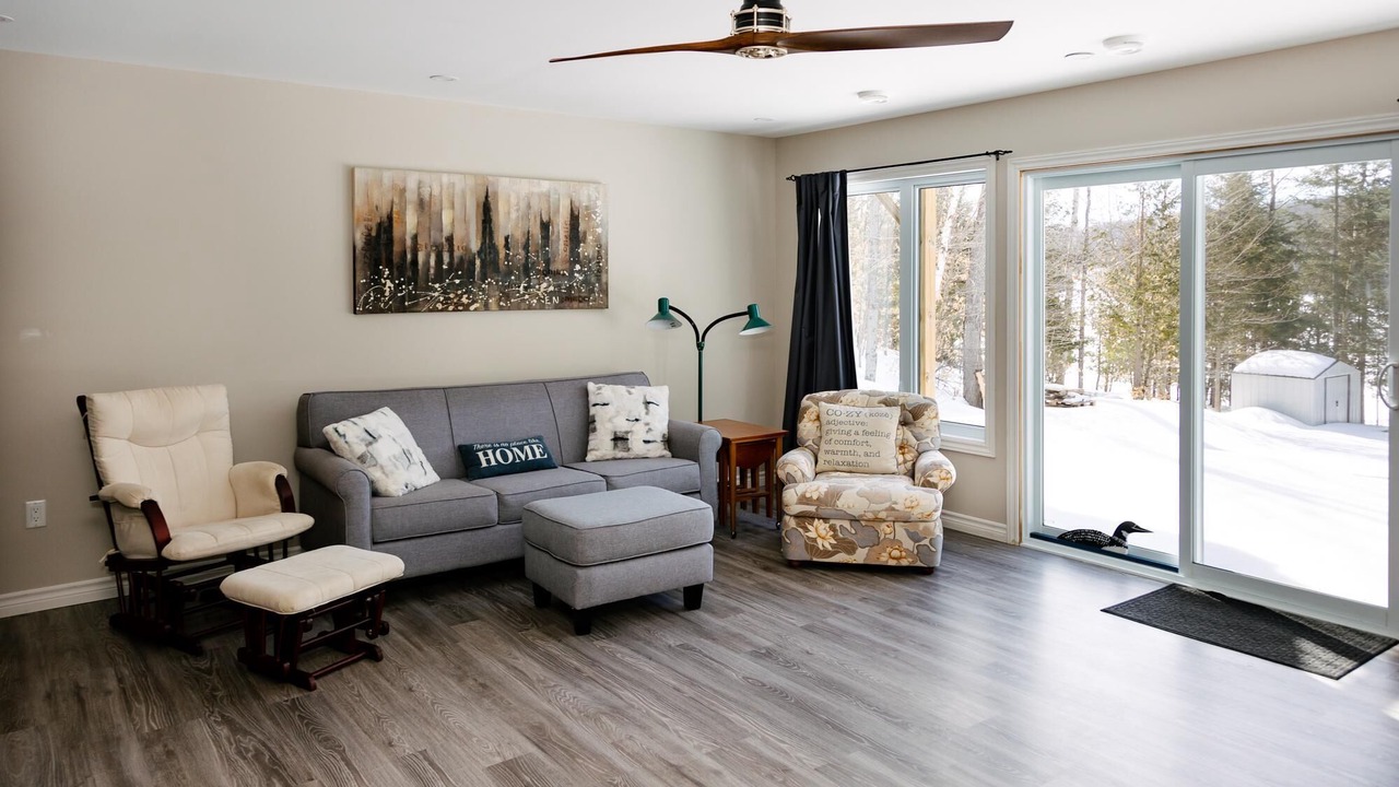 Photo of Livingroom in Dysart et al