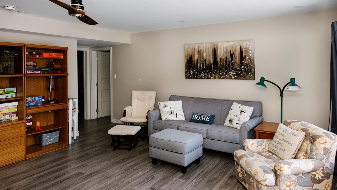 Photo of Livingroom in Dysart et al