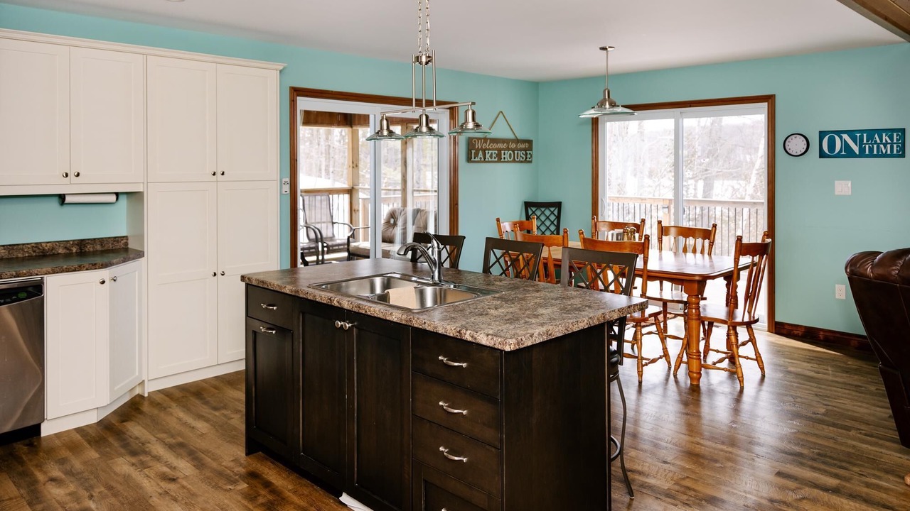 Photo of Kitchen in Dysart et al