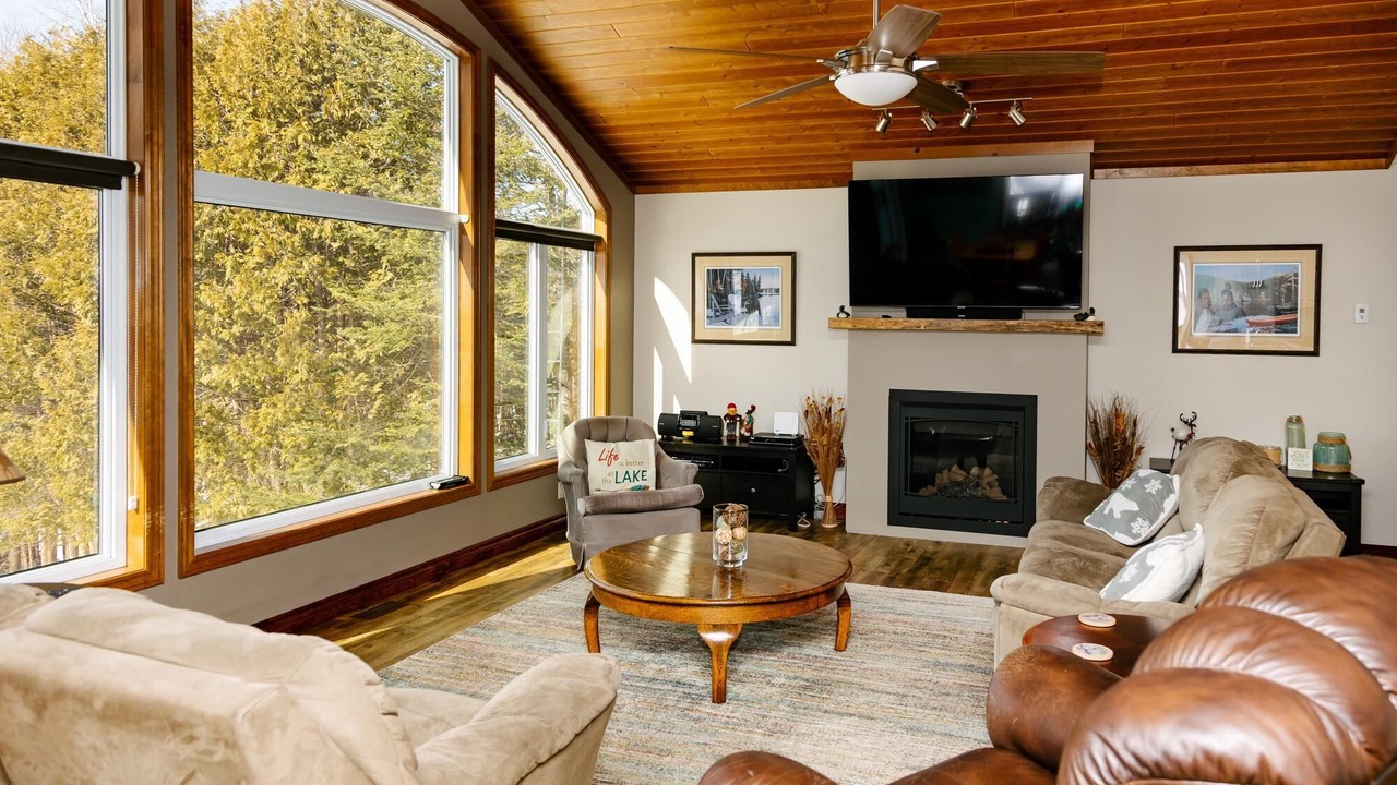 Photo of Livingroom in Dysart et al