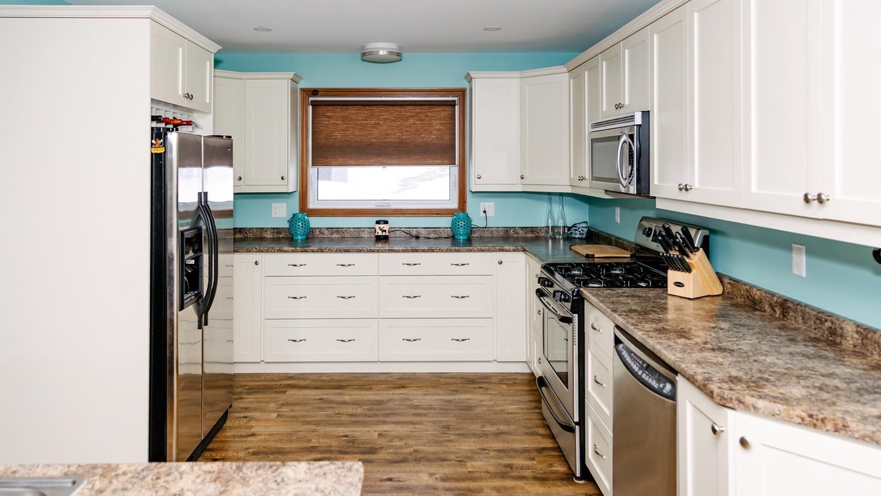Photo of Kitchen in Dysart et al
