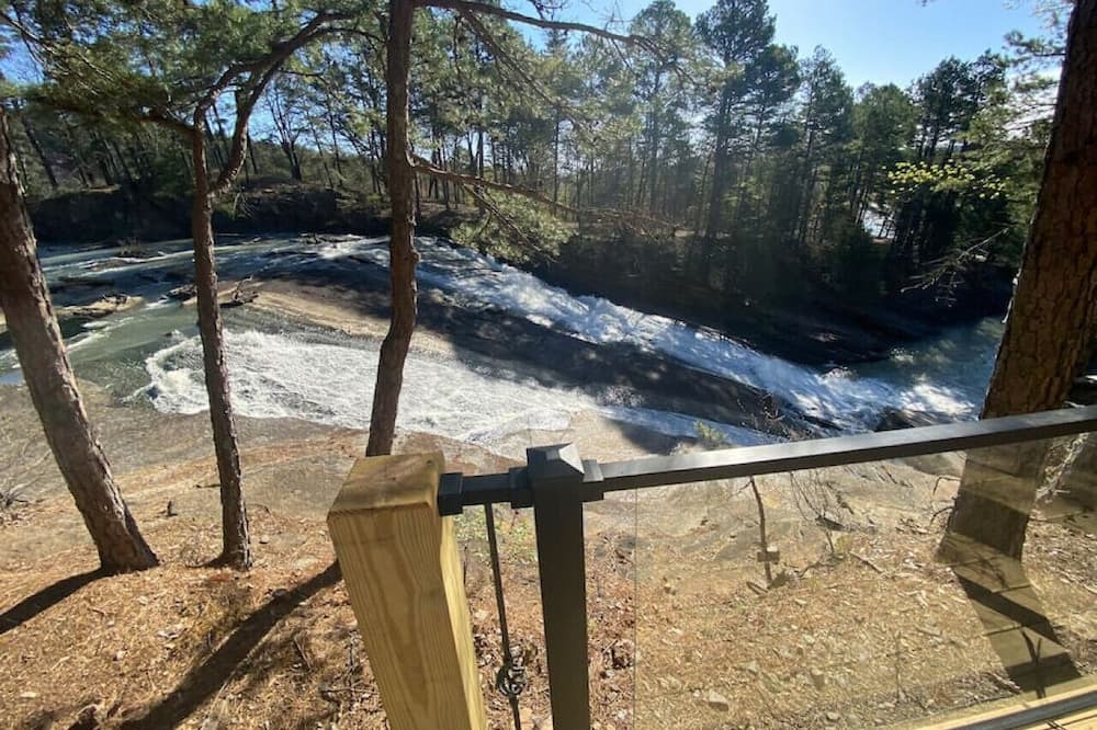 Photo of Others in Alix