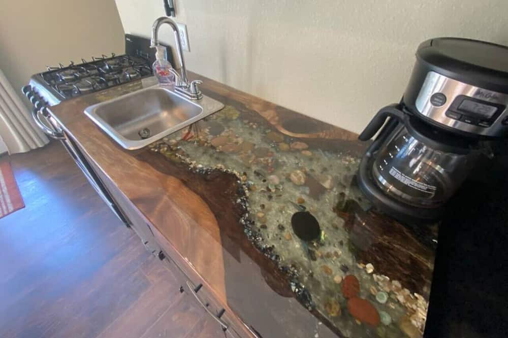 Photo of Others in Alix