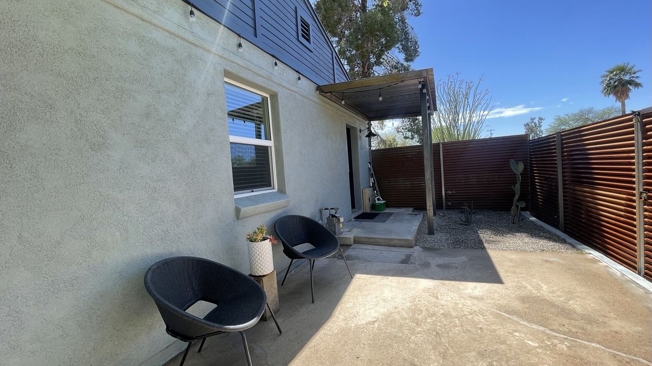 Photo of Patio Balcony in Blenman-Elm