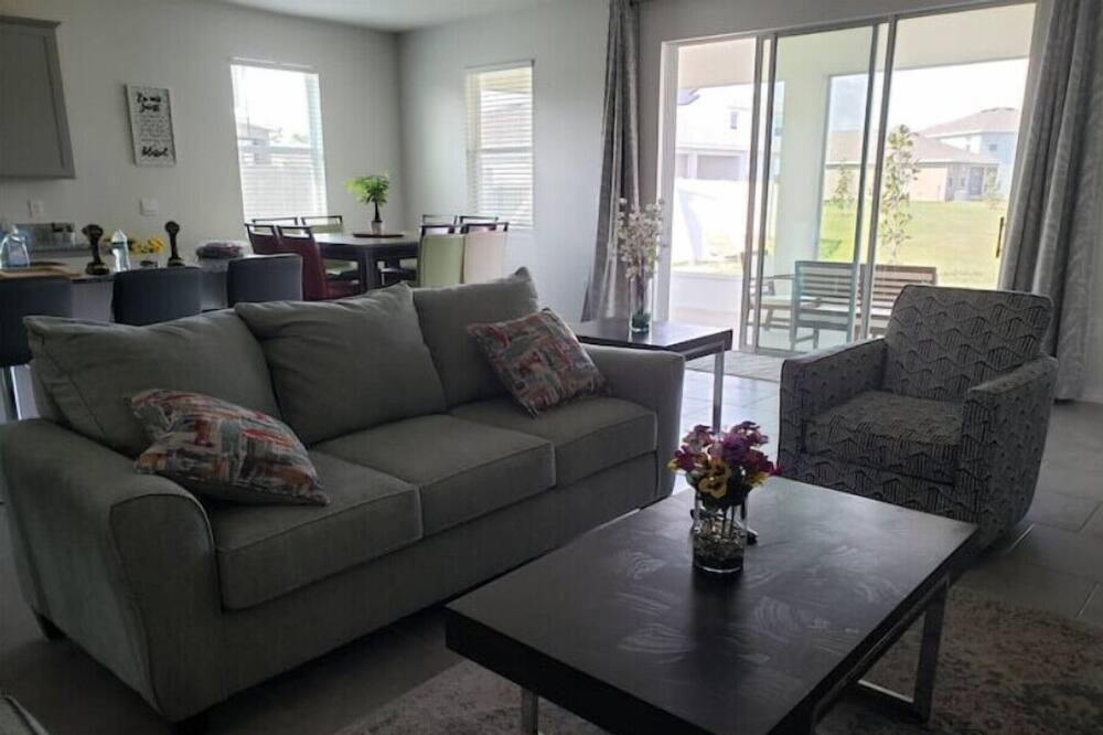 Photo of Livingroom in Wimauma