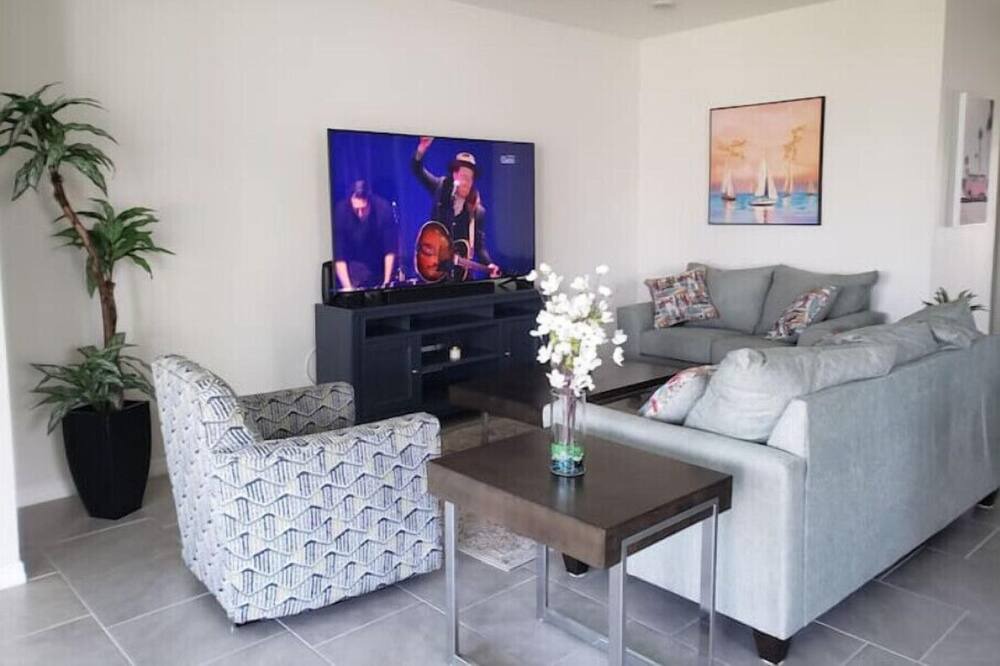 Photo of Livingroom in Wimauma