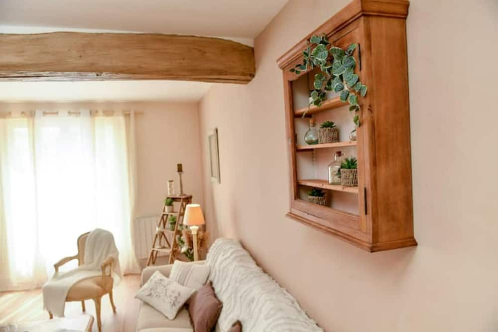 Photo of Livingroom in Verneuil