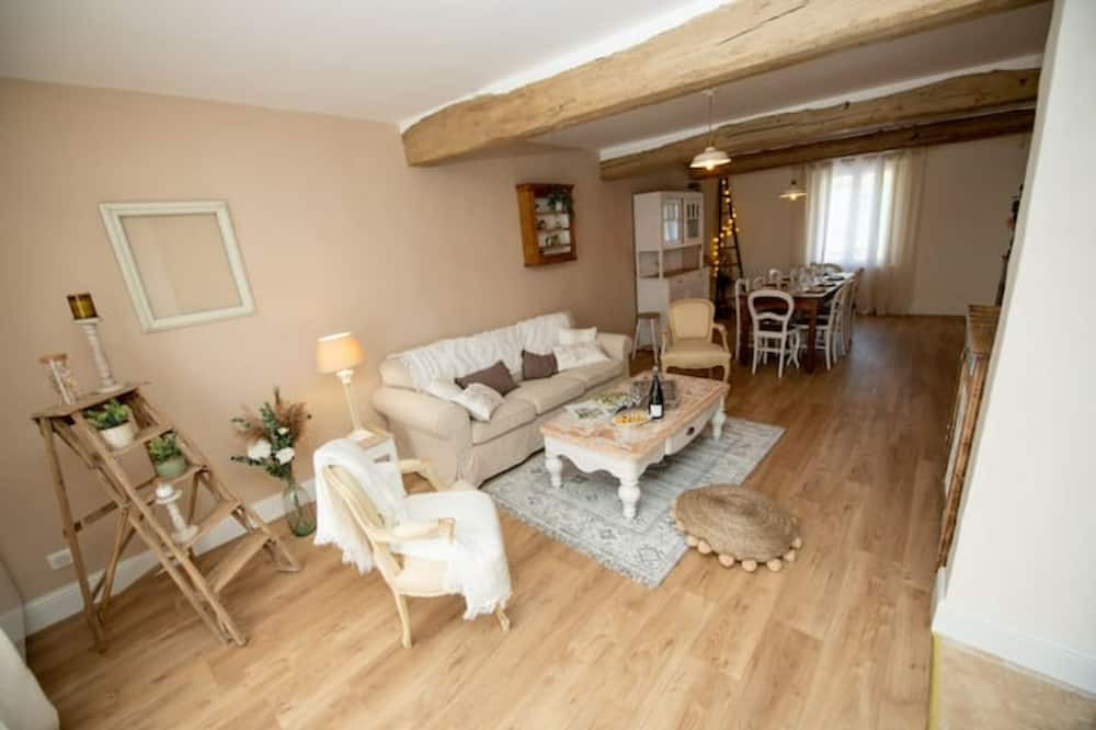 Photo of Livingroom in Verneuil