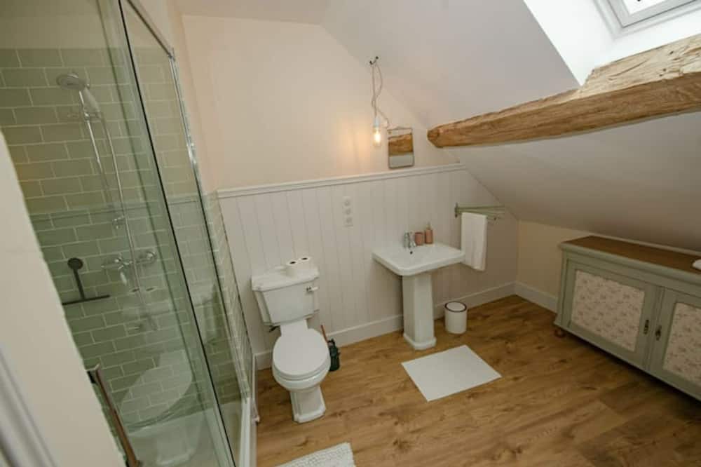 Photo of Bathroom in Verneuil
