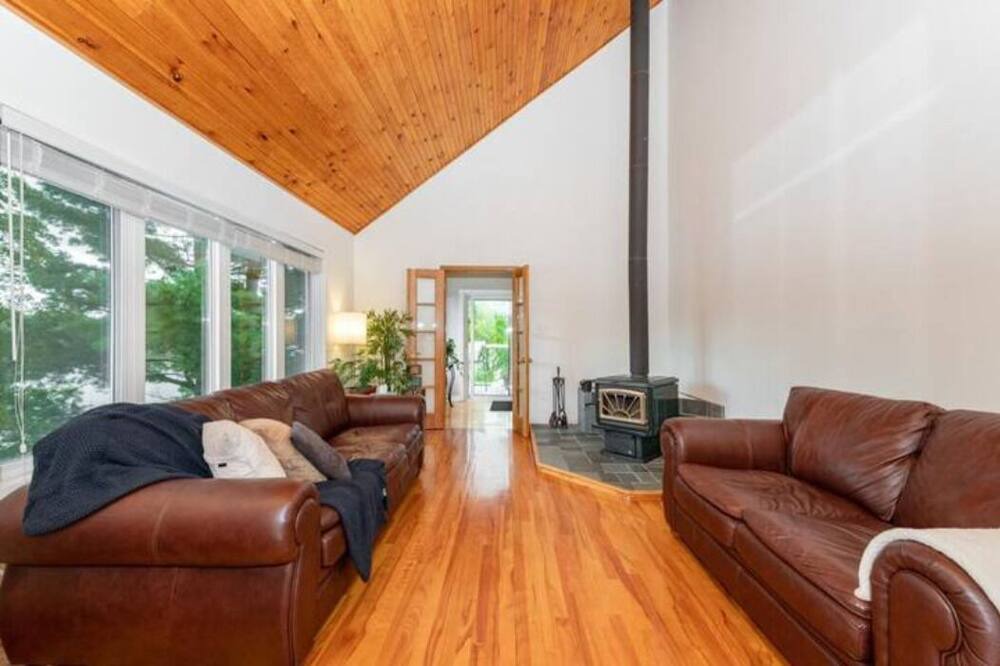 Photo of Livingroom in Tay Valley