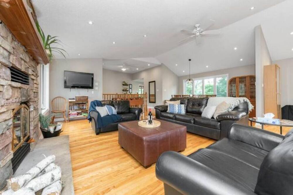 Photo of Livingroom in Tay Valley