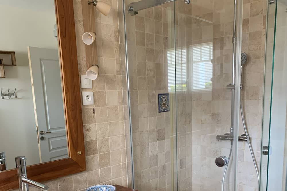 Photo of Bathroom in Friville-Escarbotin