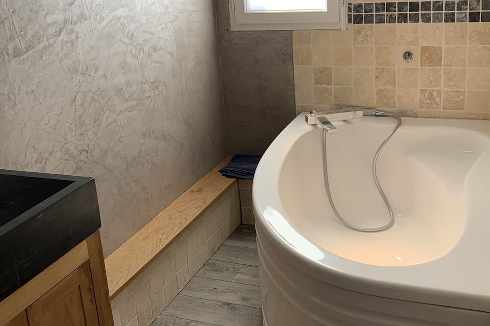 Photo of Bathroom in Friville-Escarbotin