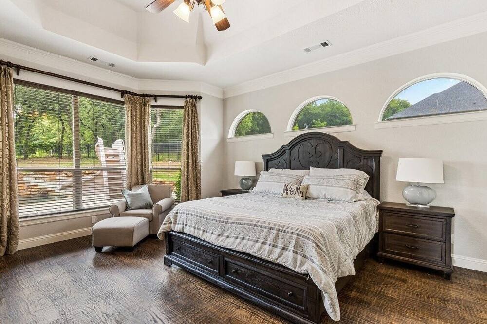 Photo of Bedroom in Burleson