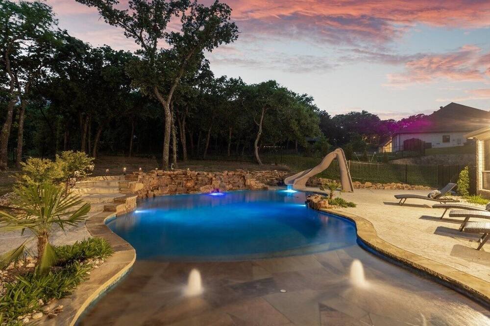 Photo of Outdoor in Burleson