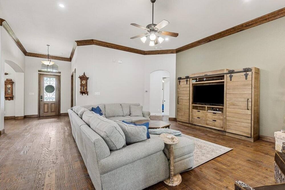 Photo of Livingroom in Burleson