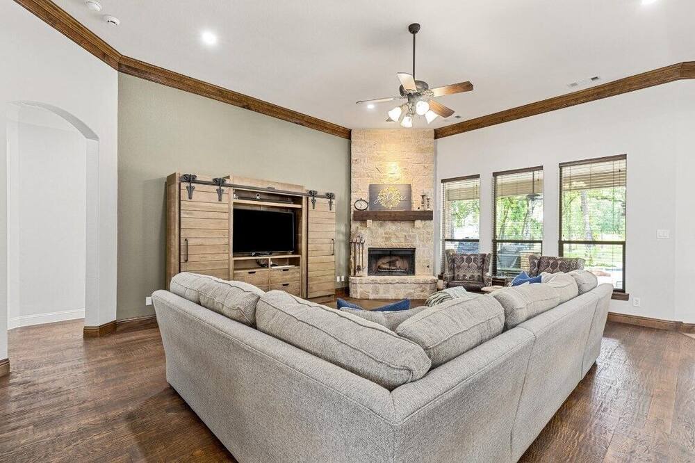 Photo of Livingroom in Burleson