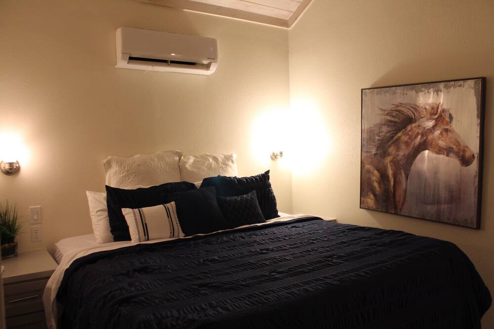 Photo of Bedroom in Willis