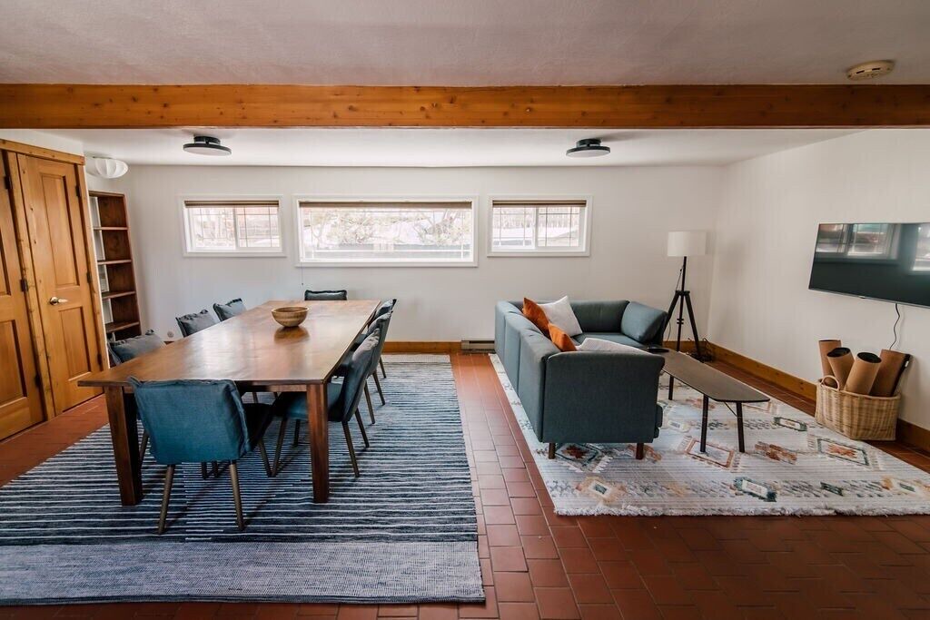 Photo of Livingroom in Helena West Side
