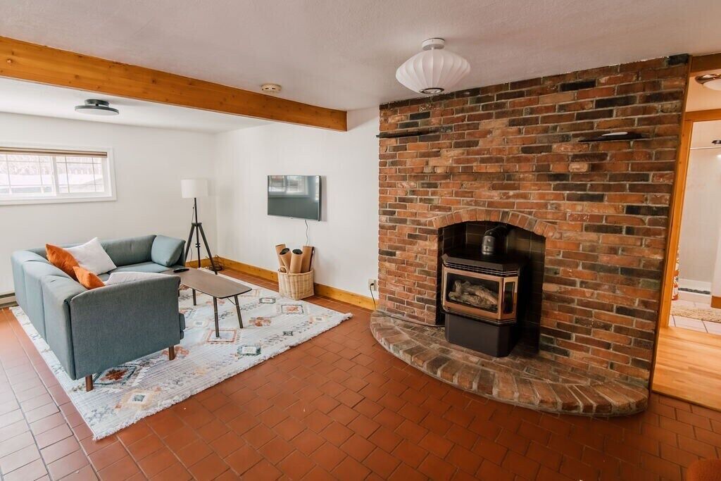 Photo of Livingroom in Helena West Side