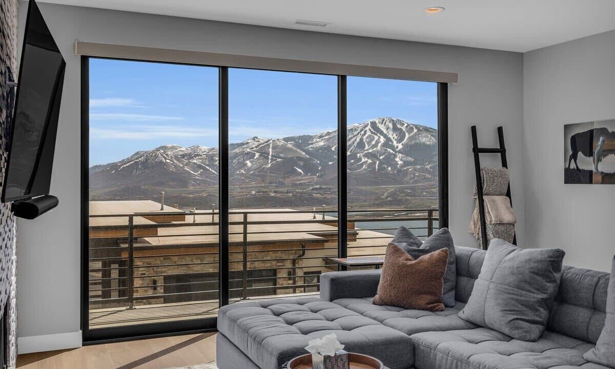 Photo of Livingroom in Hideout
