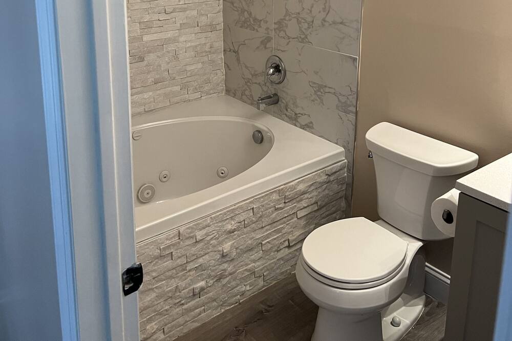 Photo of Bathroom in Neptune City