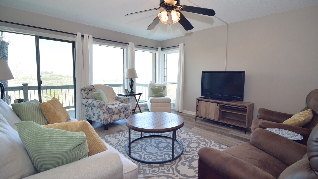 Photo of Livingroom in Fairfield Bay