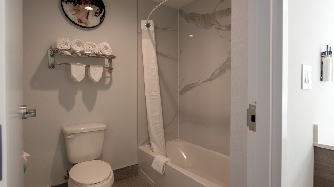 Photo of Bathroom in Woodlake - Briar Meadow