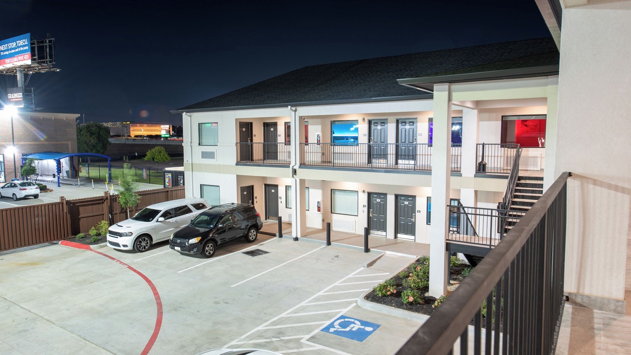 Photo of Outdoor in Woodlake - Briar Meadow