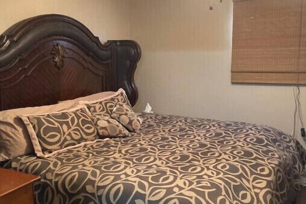 Photo of Bedroom in Lottie