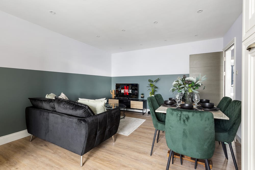 Photo of Others in Dudden Hill