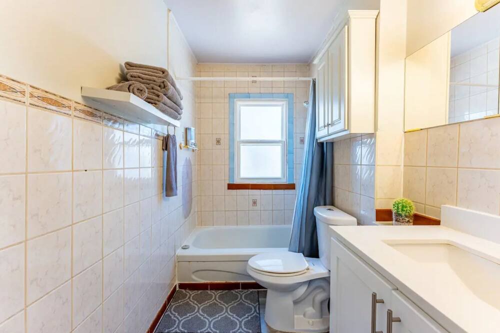 Photo of Bathroom in Oakwood Village