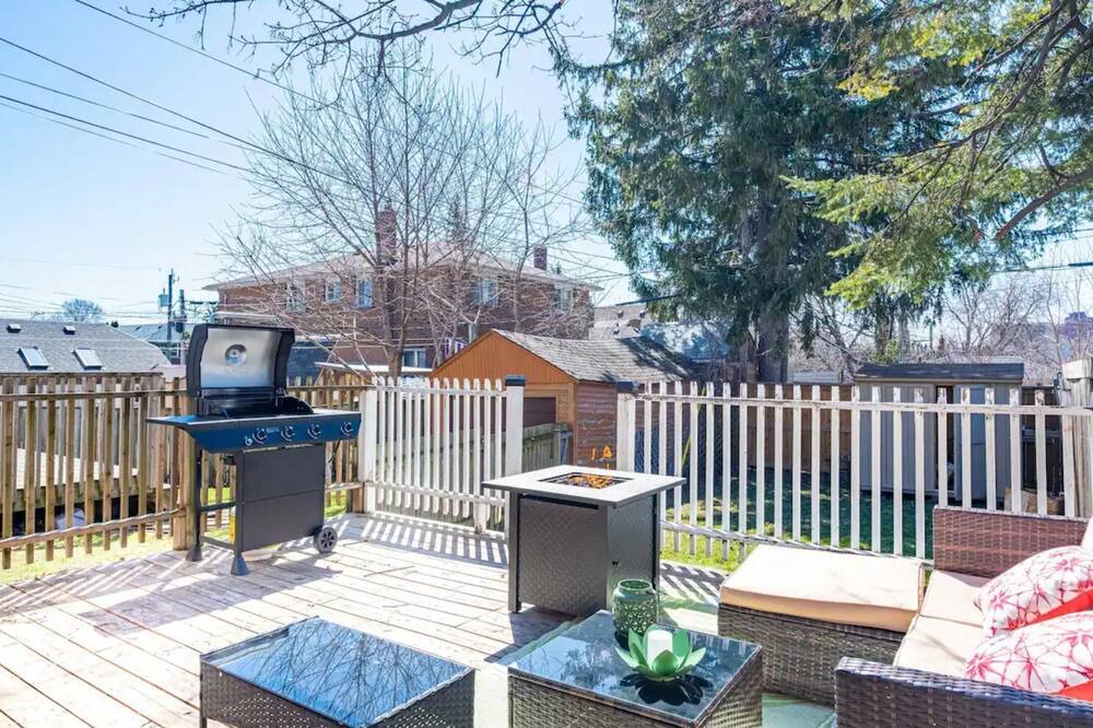Photo of Outdoor in Oakwood Village