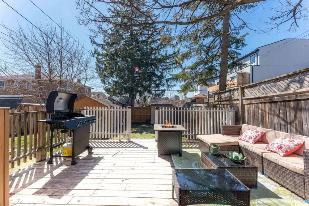 Photo of Outdoor in Oakwood Village