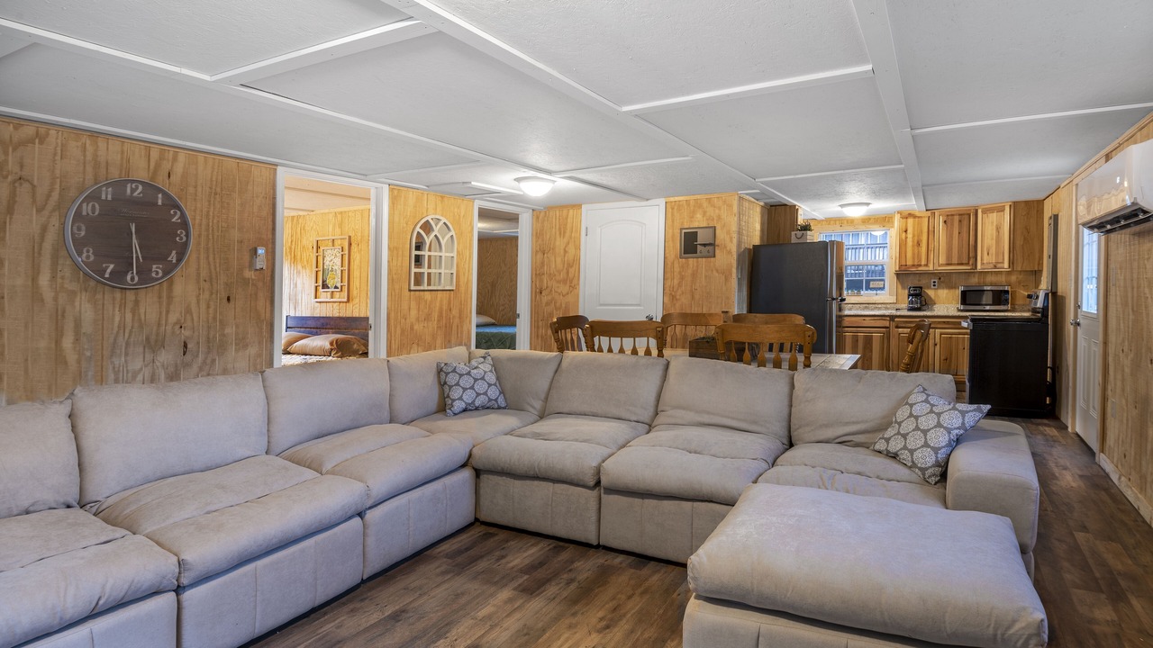 Photo of Livingroom in Pineville