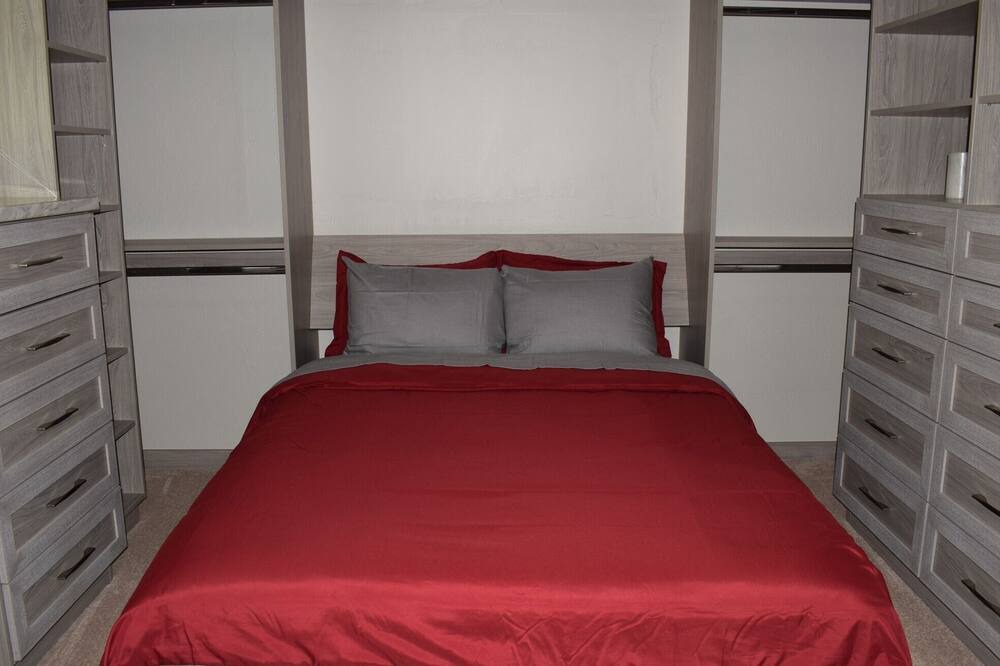 Photo of Bedroom in Roseburg