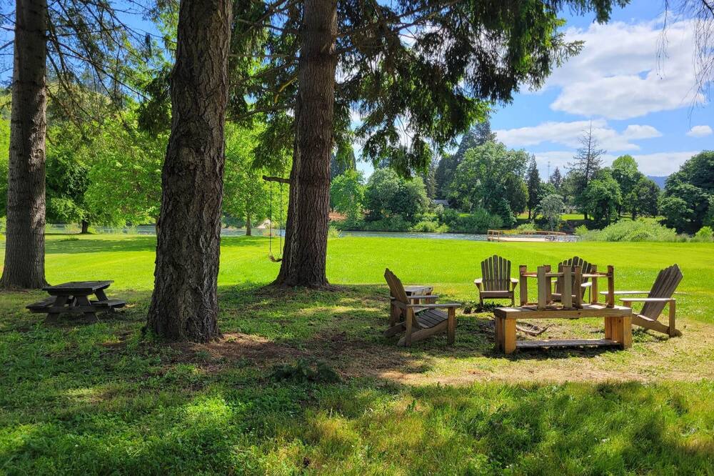 Photo of Outdoor in Roseburg