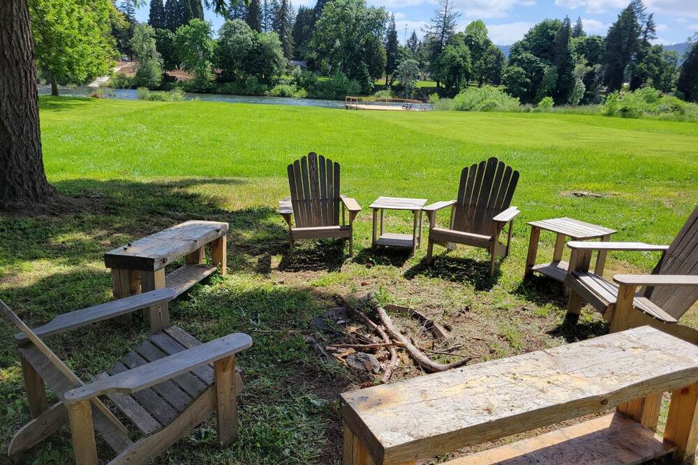 Photo of Outdoor in Roseburg