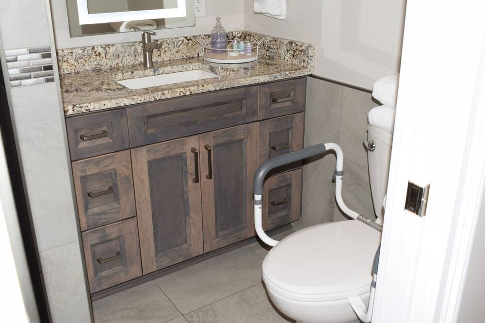 Photo of Bathroom in Roseburg