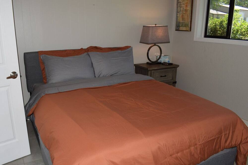 Photo of Bedroom in Roseburg