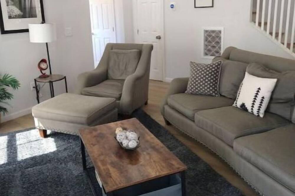 Photo of Livingroom in Jackson