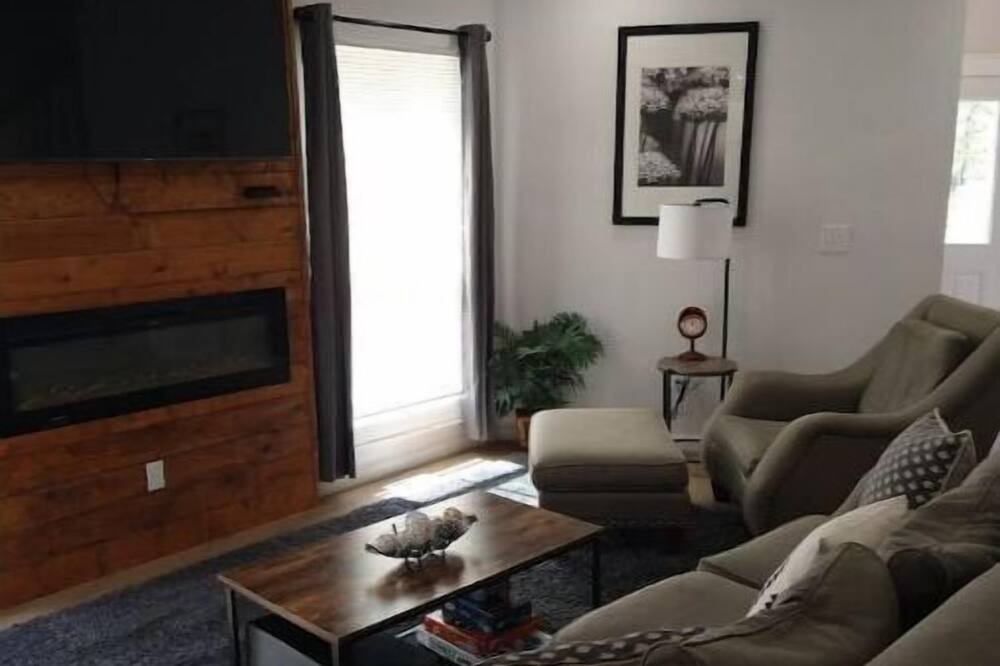 Photo of Livingroom in Jackson