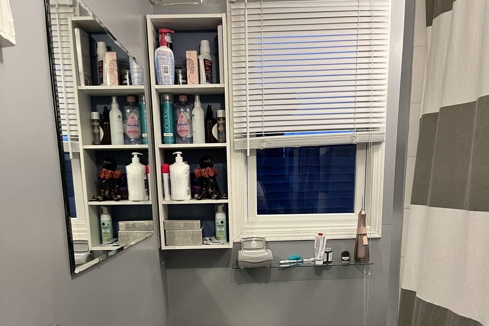 Photo of Bathroom in Cabbagetown