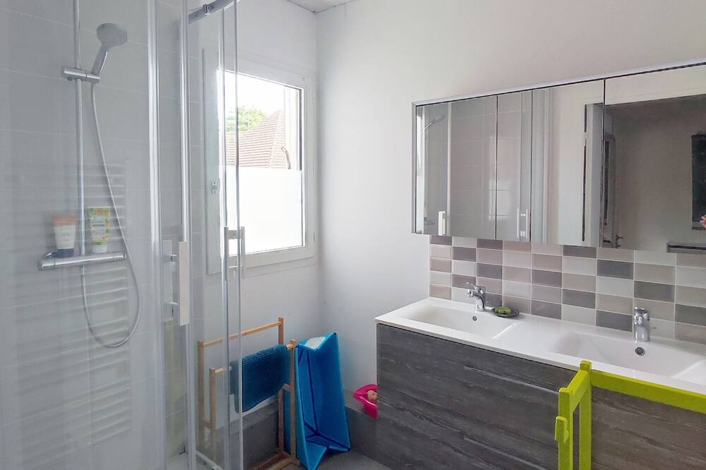 Photo of Bathroom in Haie Vigne