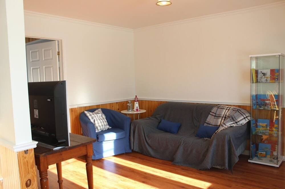 Photo of Livingroom in Pointe-aux-Loups