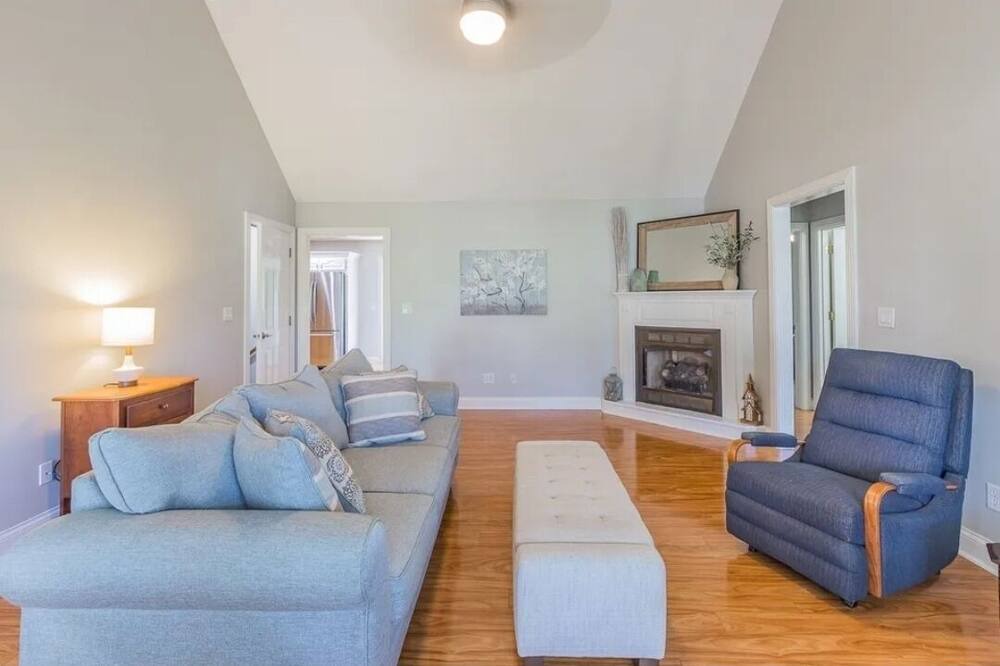 Photo of Livingroom in Soddy-Daisy